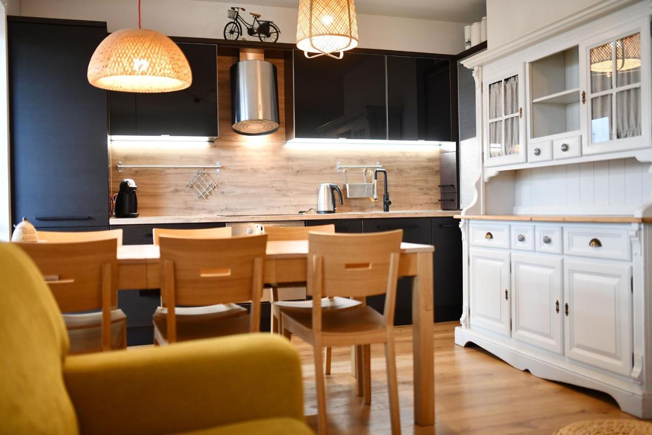 Bocianie Gniazdo Z Ogrodkiem I Garazem Apartment