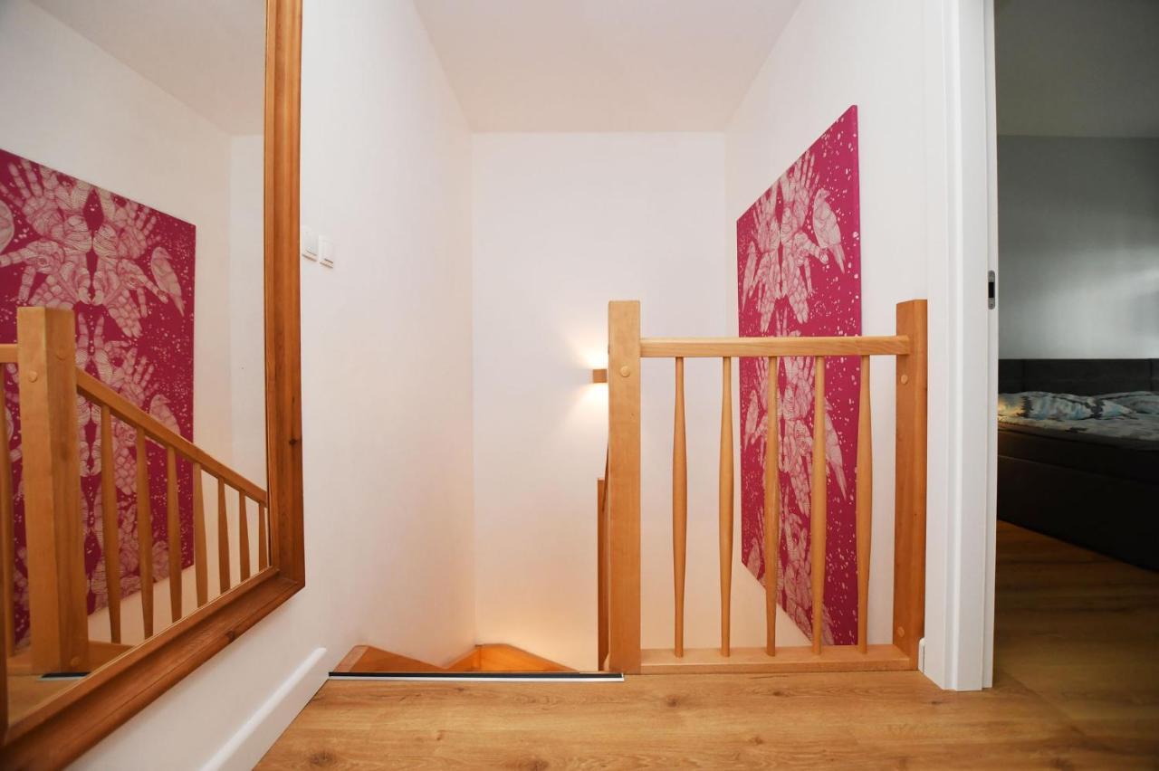 Bocianie Gniazdo Z Ogrodkiem I Garazem Apartment *